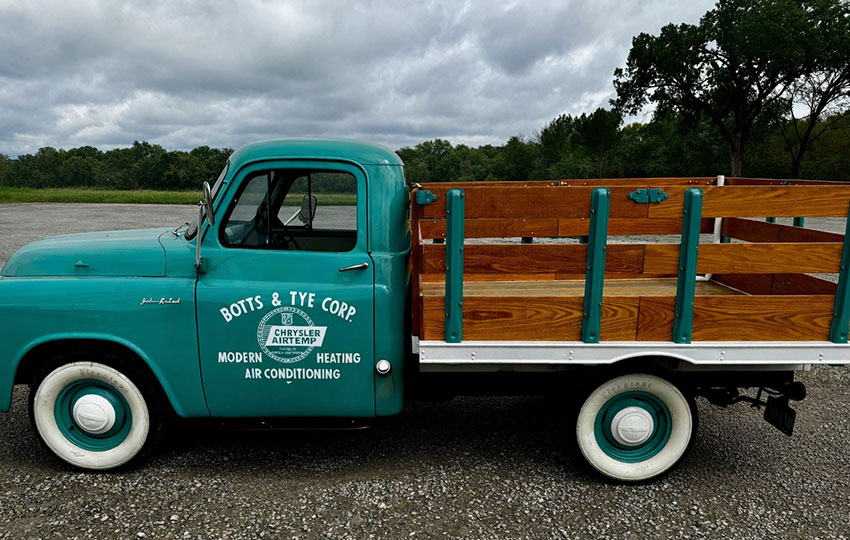 Botts & Tye vintage truck Botts & Tye vintage truck